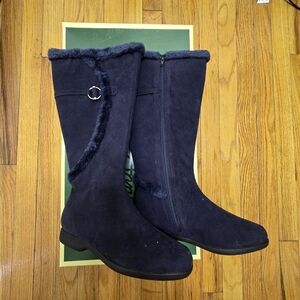 Women's Navy Boots with Fur Trim Size 7.5 (New)